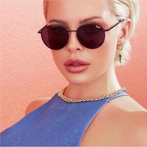 QUAY Australia Loop Me In Sunglasses